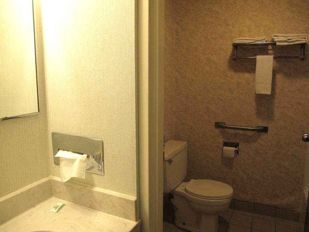 Boise Inn Garden City Room photo